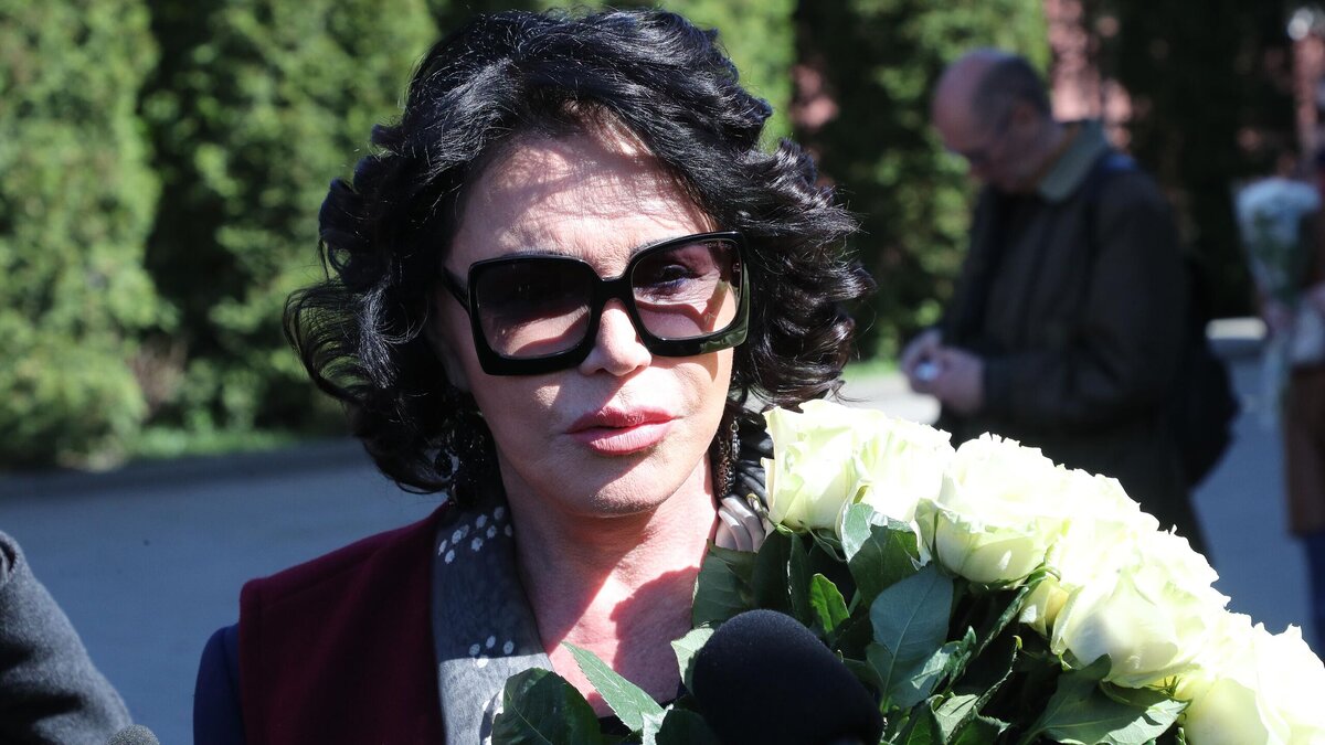    Надежда Бабкина на похоронах Вячеслава Зайцева© Globallookpress Petrov Sergey