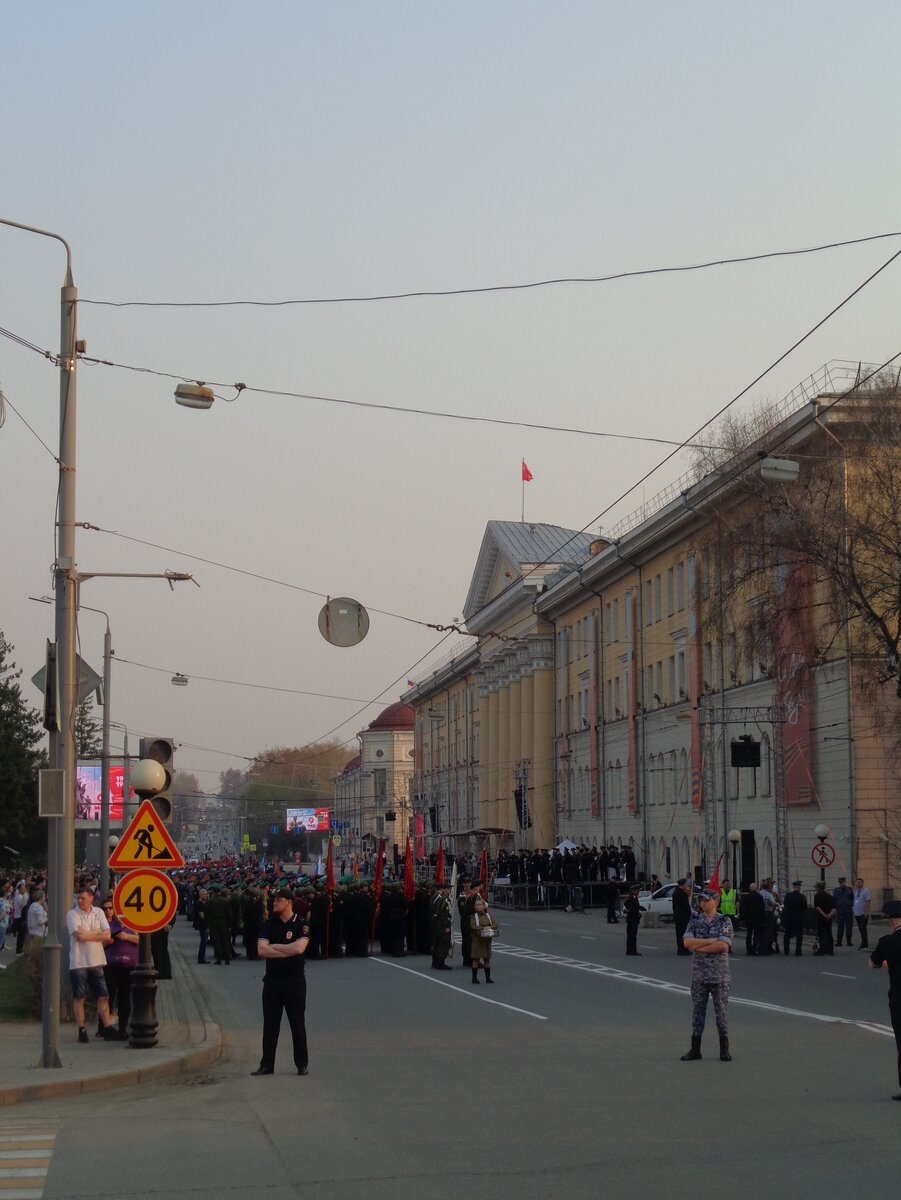 Вечерняя площадь Новособорная перед началом тренировки
