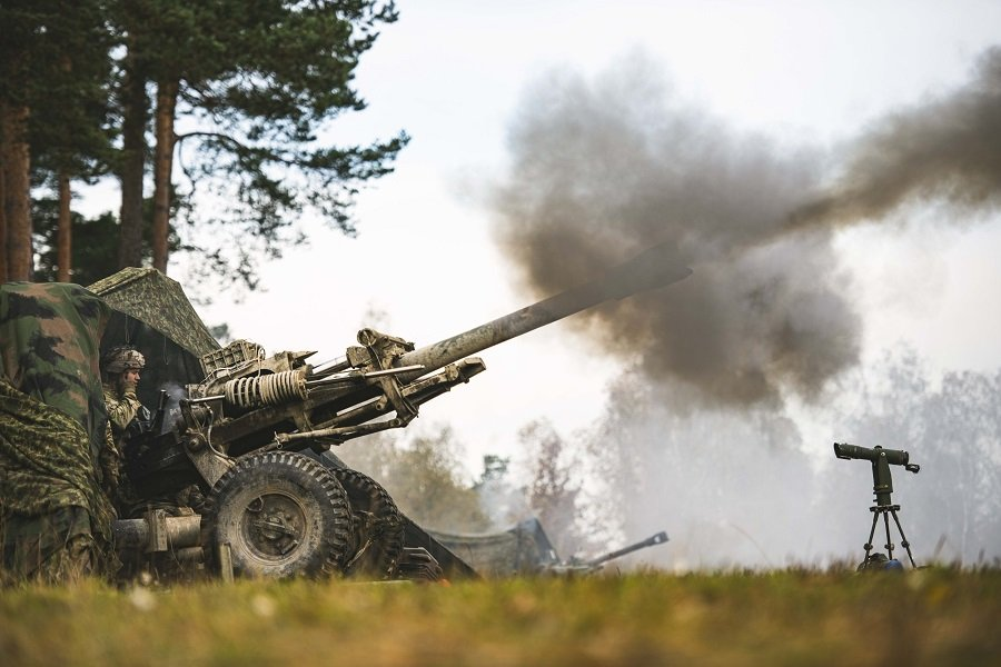 Гаубицы M119A3 во время учений полевой артиллерии армии США - Фото: Staff Sgt. John Yountz/Zuma\TASS