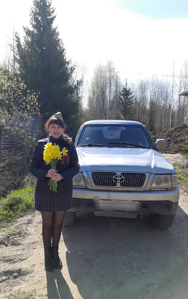 Срезали нарциссы на даче. 9 мая 2023 год. Фото из личного архива.