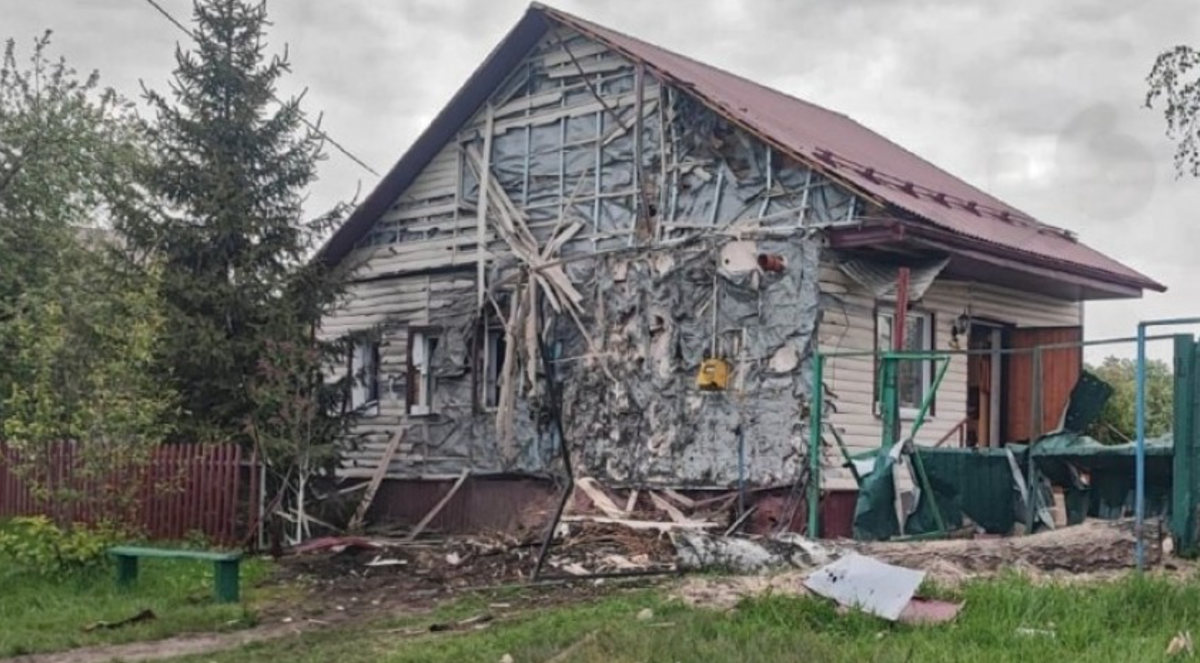    Украина начала атаковать Курскую область беспилотниками, пока жертв нет Алексей А.