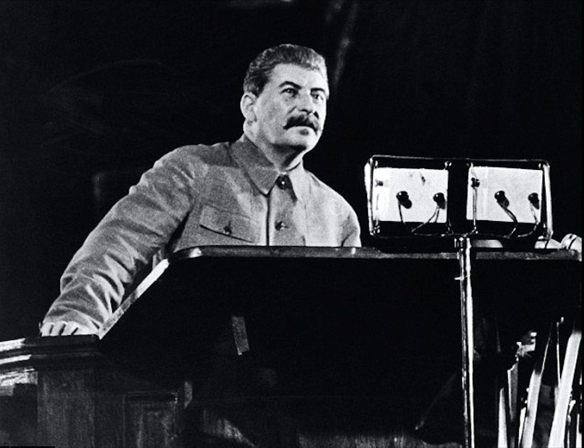 Нашим властям стоит не только прислушаться к словам Сталина, но и начать их выполнять. «Золотая» речь Сталина, которая заставляет задуматься
