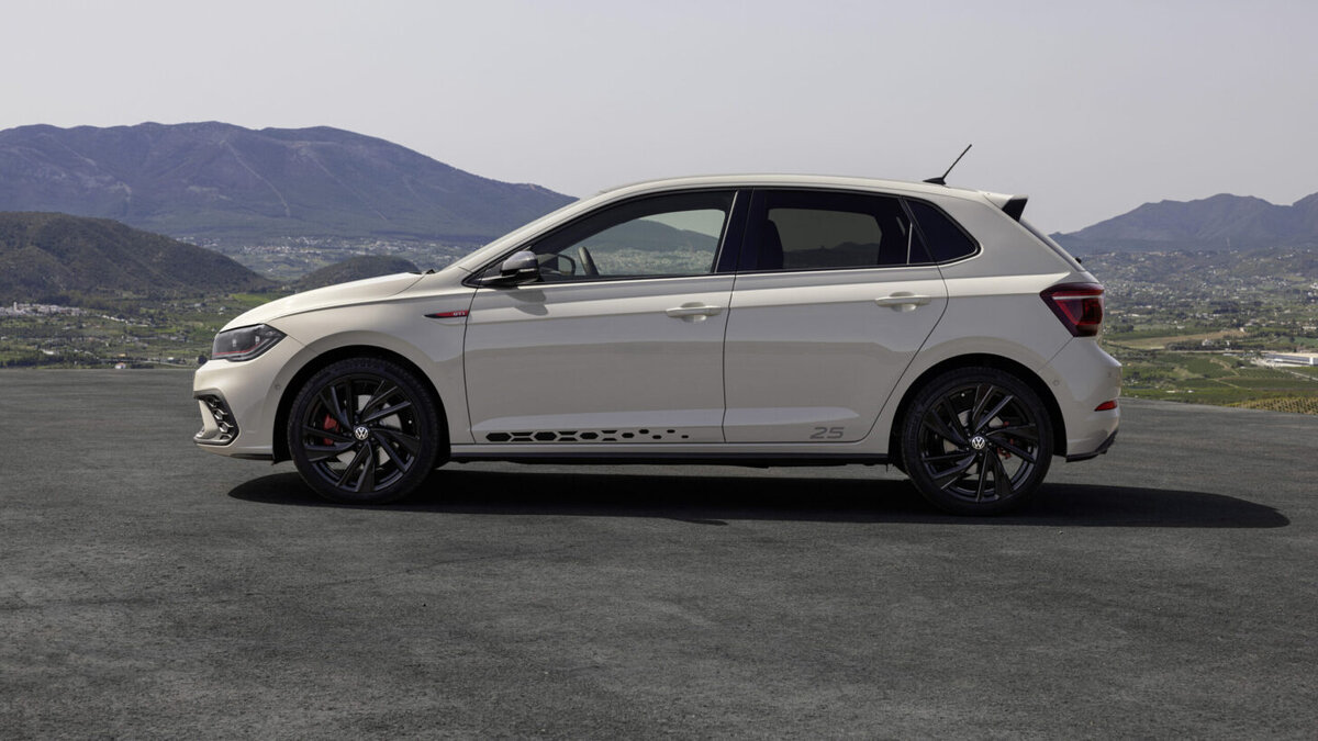    Volkswagen Polo GTI Edition 25. Фото Volkswagen