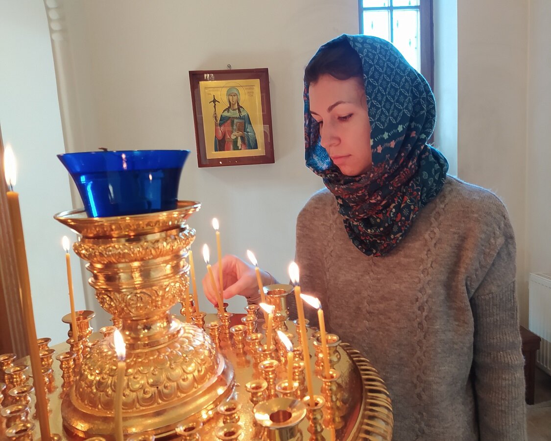 В православной церкви нет молитв на удержание мужа или поиска жениха, утверждает священник.  Фото: Maksim Konstantinov/Global Look Press