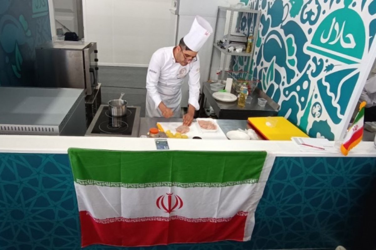    Шеф-повара исламской кухни соревнуются на форуме в Казани