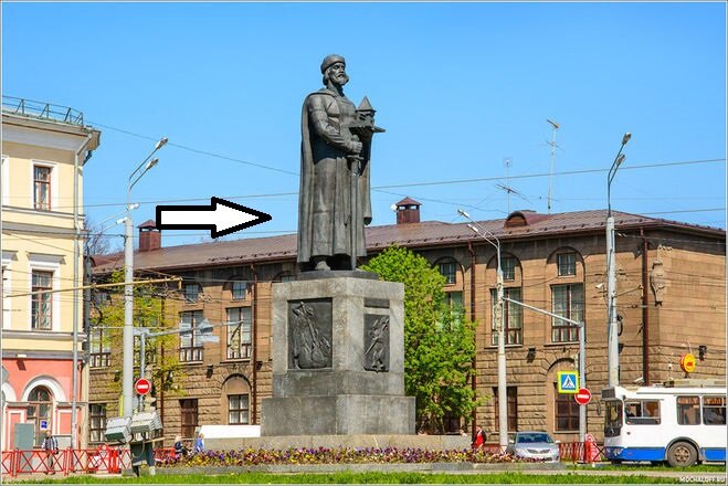 Приметой прошлого тура в Ярославле был памятник величественный памятник Ярославу Мудрому на Богоявленской улице.