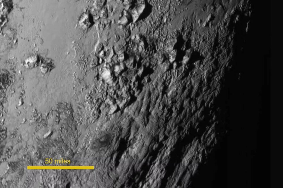 © NASA Поверхность Плутона