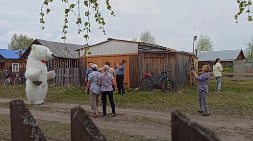 Сюрприз на день рождения соседки ! ч.1 | Пешком,на вездеходе,на лодке ...