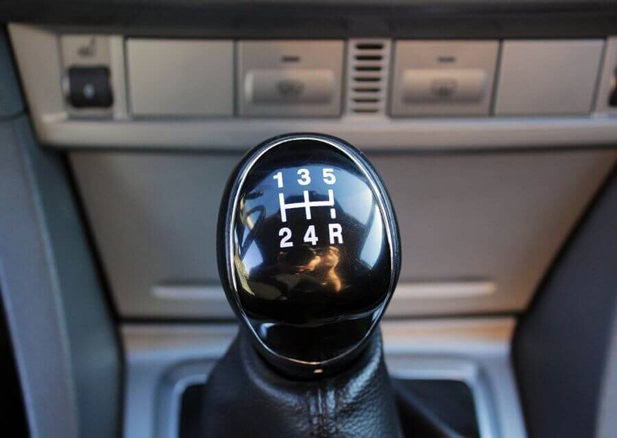 Коробка передач фото схема переключения. Ручка мкпп hyundai accent. Скорости для переключения передач механика. Коробка передач. Скорости коробки передач.