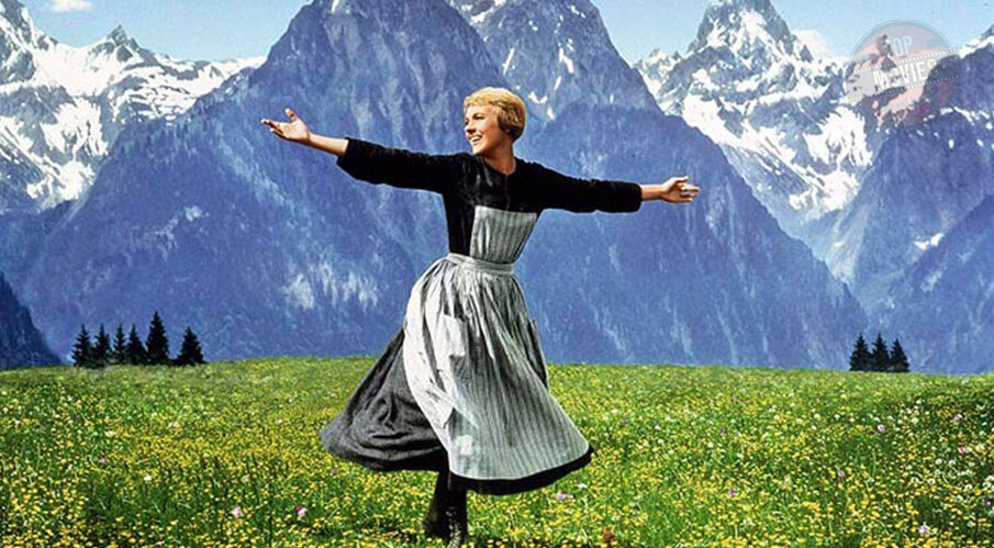 Если вы учились в английской спецшколе, то вполне вероятно, что вам доводилось петь знаменитую «нотную» песню из «Звуков музыки»: «Doe, а deer, a female deer»... Как бы то ни было, эта блестящая картина Роберта Уайза с Джули Эндрюс и Кристосрером Пламмером по праву получила пять «Оскаров», став одним из эталонов мирового семейного мюзикла.