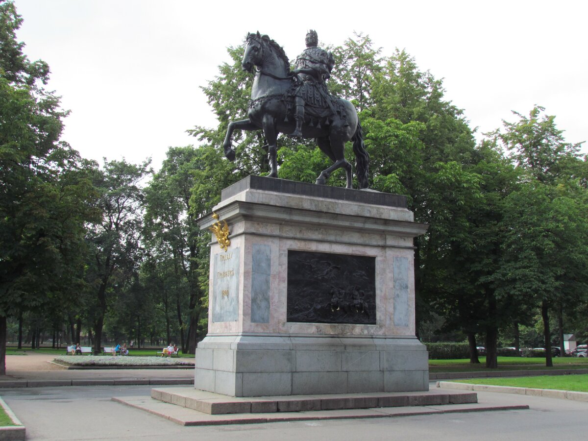 памятник петру 1 на московском вокзале санкт петербурга