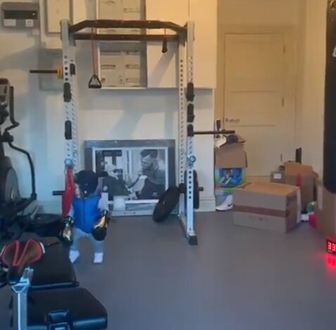 Сын МакГрегора, Конор Джек идёт по стопам отца в свои 1,5 года