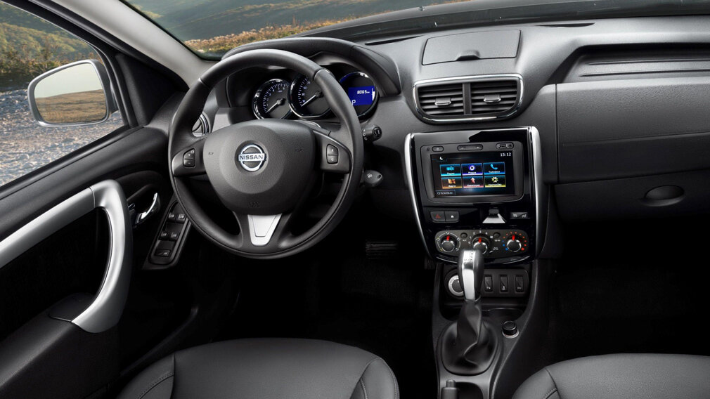 интерьер Nissan Terrano