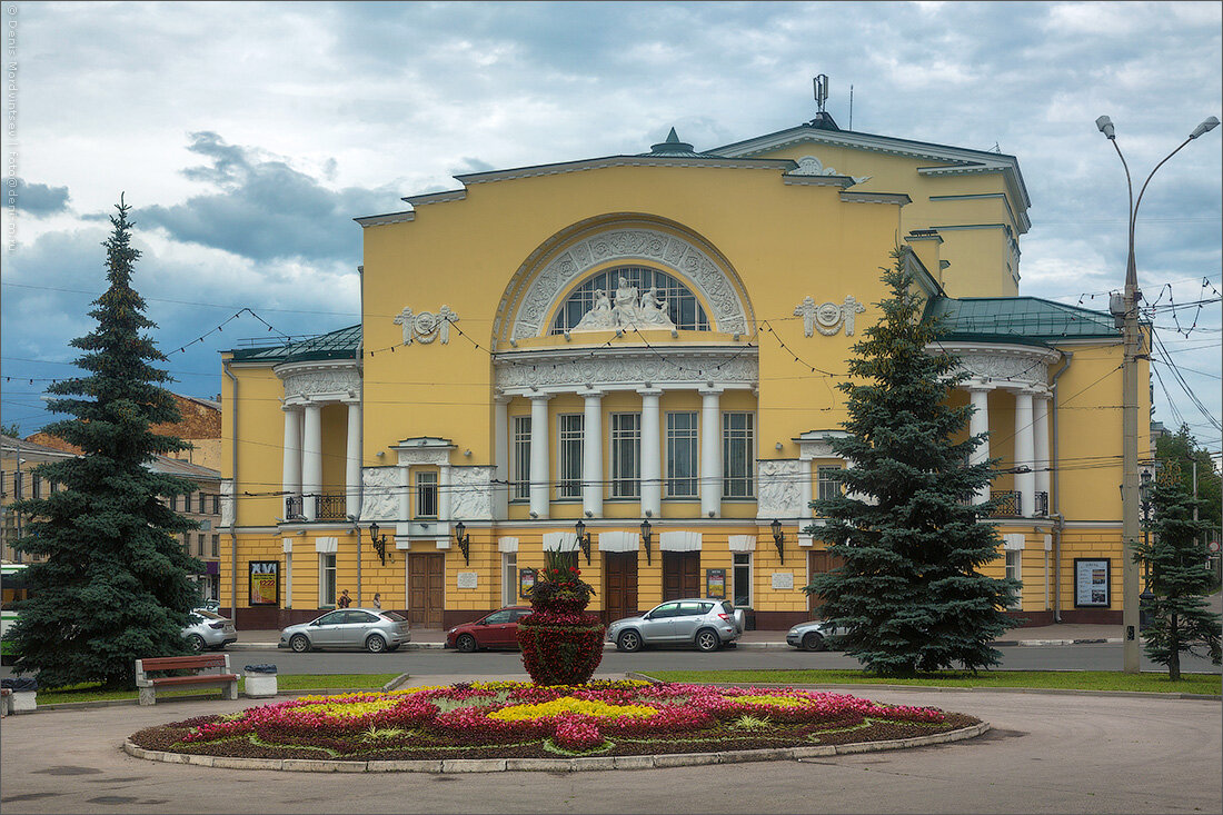 Здания ярославля. Красивые здания Ярославля. Самые красивые здания Ярославля. Железные здания в Ярославле.