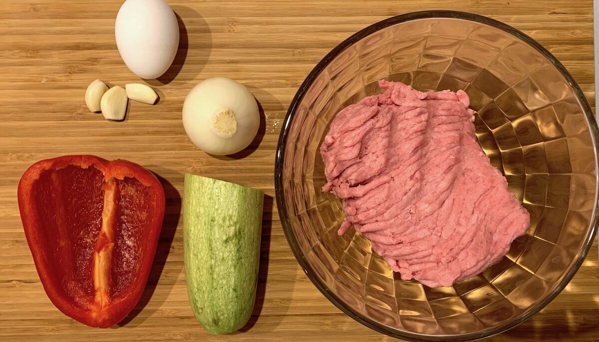 Ингредиенты для котлет из индейки с овощами