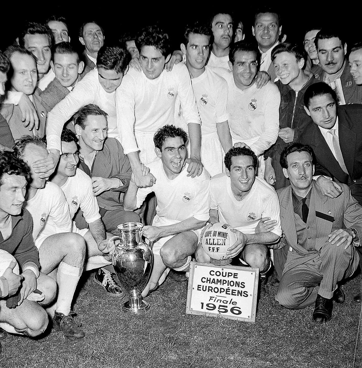 Кубок европейских чемпионов (ныне - Лига Чемпионов) был основан в 1955 году по инициативе французского спортивного журналиста и редактора «L’Équipe» Габриэля Ано.-2