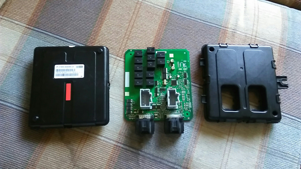 "ЦБКЭ" -Центральный блок кузовной электроники.