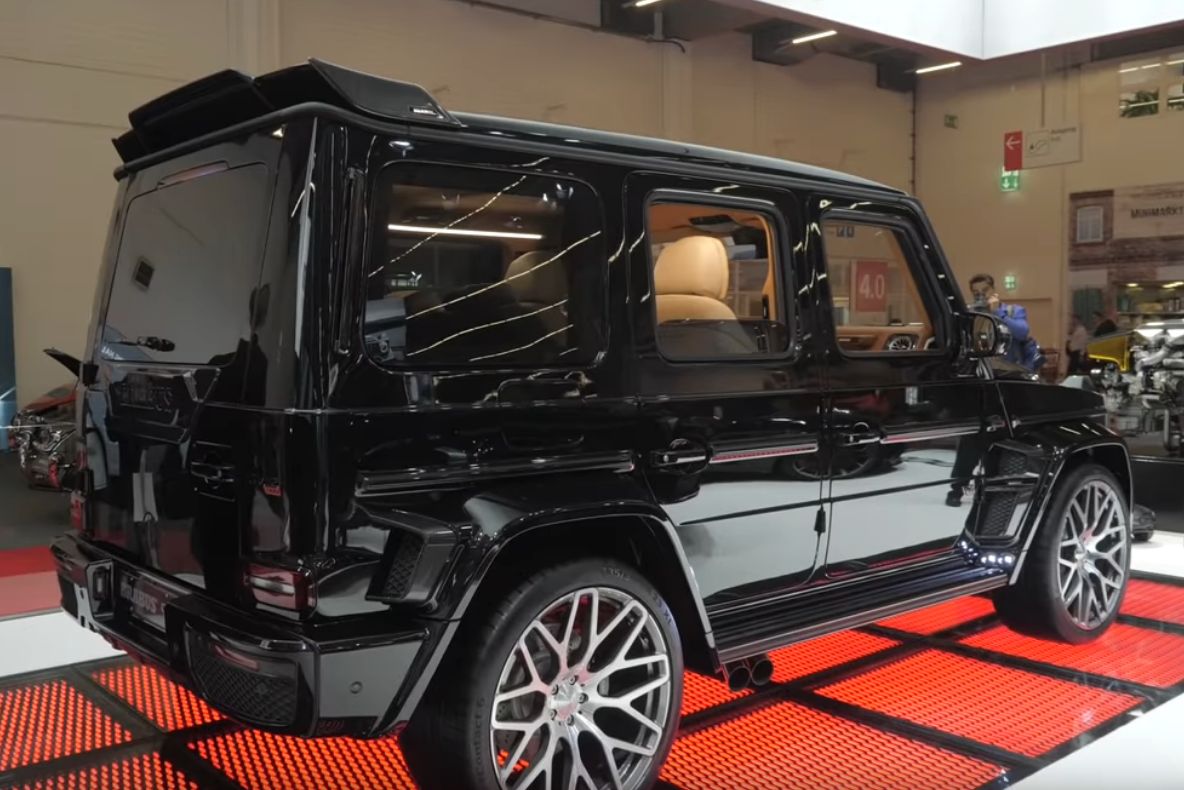 Задняя часть редкого Гелика с V12.