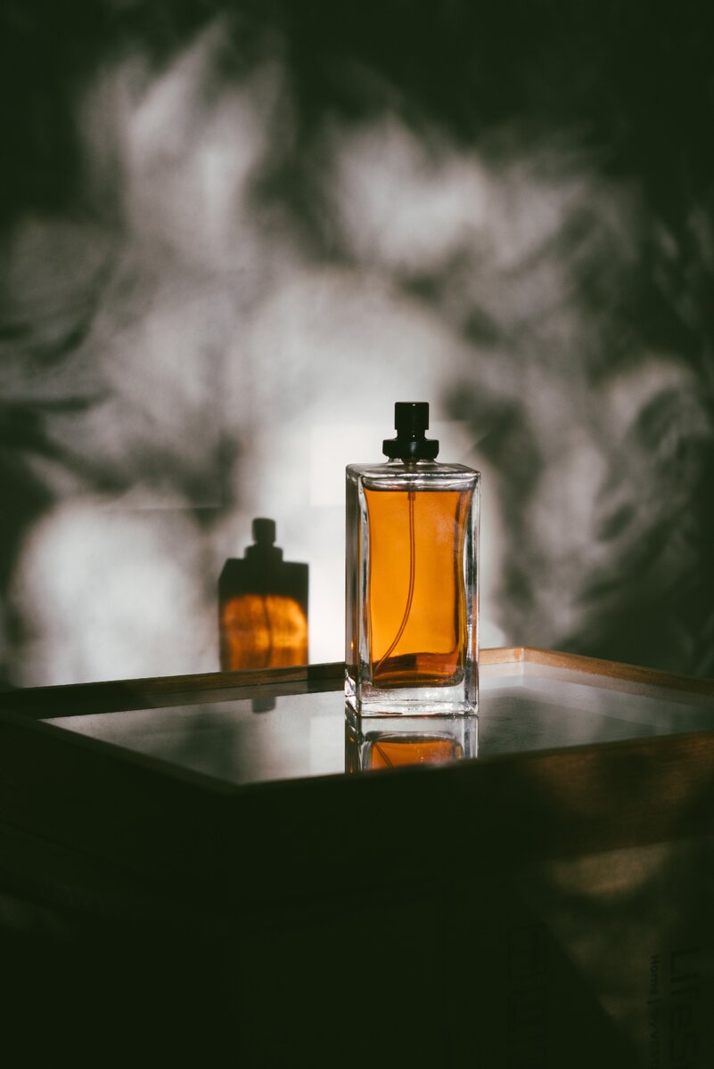 https://www.pexels.com/photo/photo-of-perfume-3059609/
