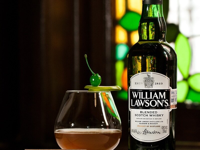 William lawson s super spiced. Виски Виллиам Лавсона. Вилли Лоусон виски. Виллиам Джеймс виски. Джимми Лоусон виски