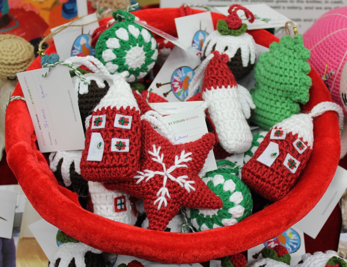 Вязанные игрушки на ёлку. Фото автора статьи