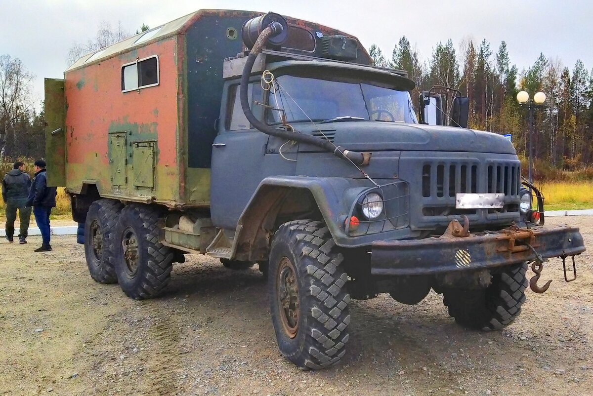 ЗИЛ-131 сломался, у кроссовера оторвали глушитель, или в поисках ...