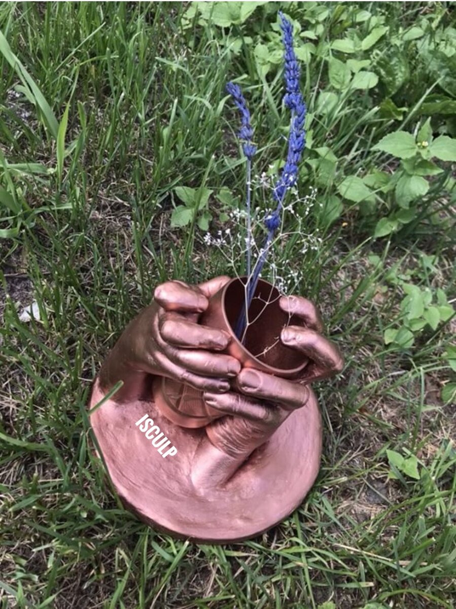 Скульптура рук 