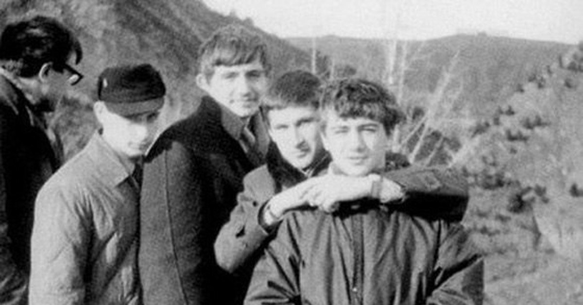 Аркадий Ротенберг (справа) и Владимир Путин (слева) в юности