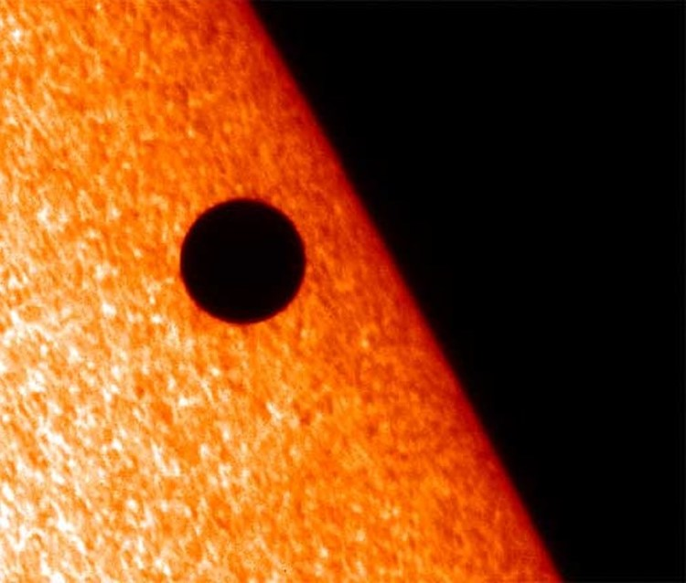 Меркурий ядро. Солнечная сторона Меркурия. Ядро Меркурия. Меркурий на фоне солнца. Меркурий 17