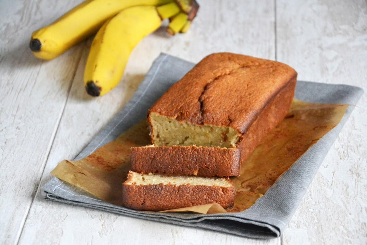 ТВОРОЖНО БАНАНОВЫЙ КЕКС 🍌 ТАКОЙ НЕЖНЫЙ И АРОМАТНЫЙ! | Простые и вкусные  рецепты от 1000.menu на Яндекс Дзен | Дзен