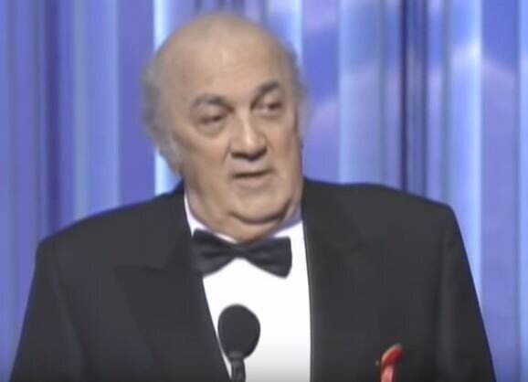 Федерико Феллини во время вручения почётной премии Оскар. 29 марта 1993 года.