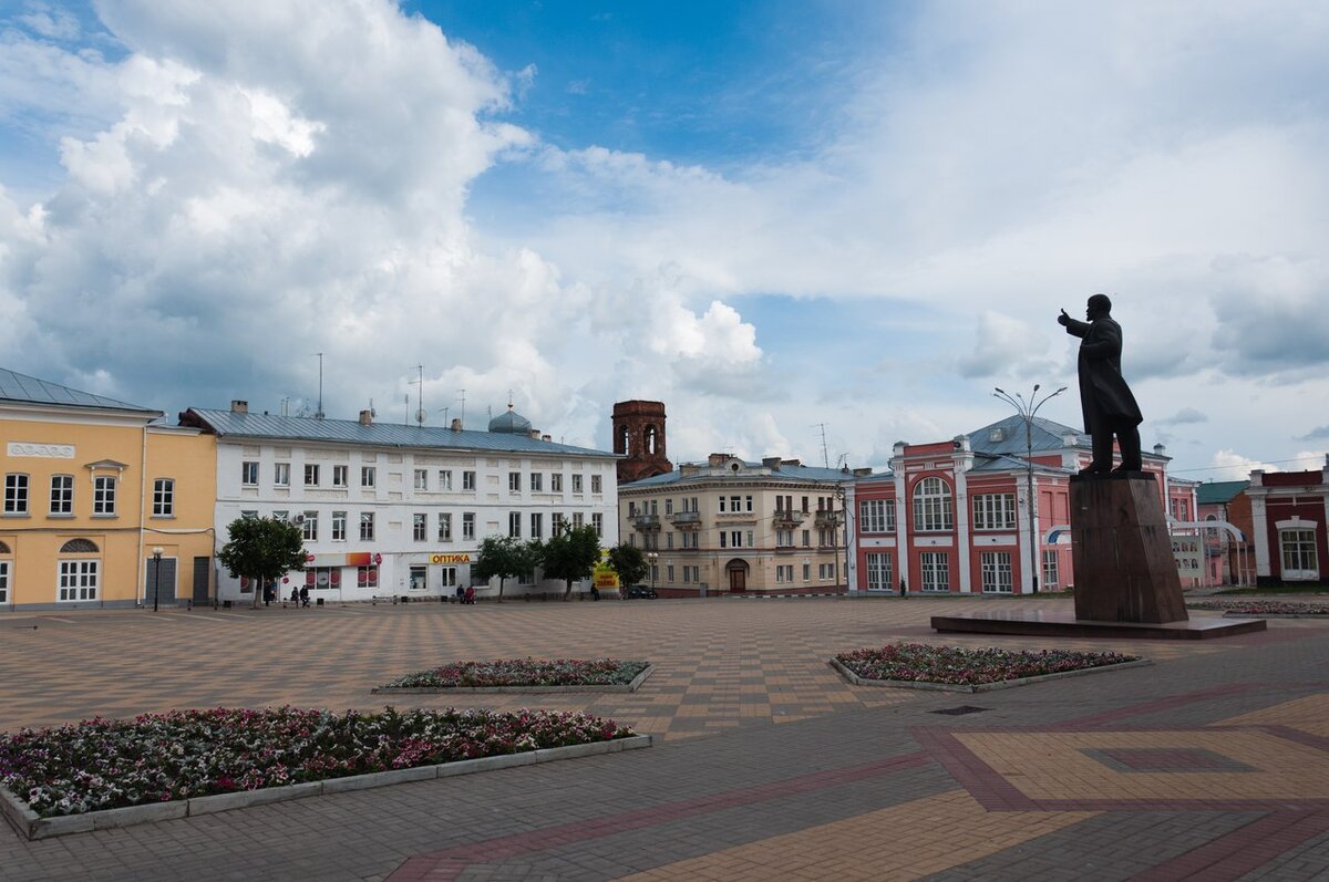 а потом до Ельца дошел Ленин)
