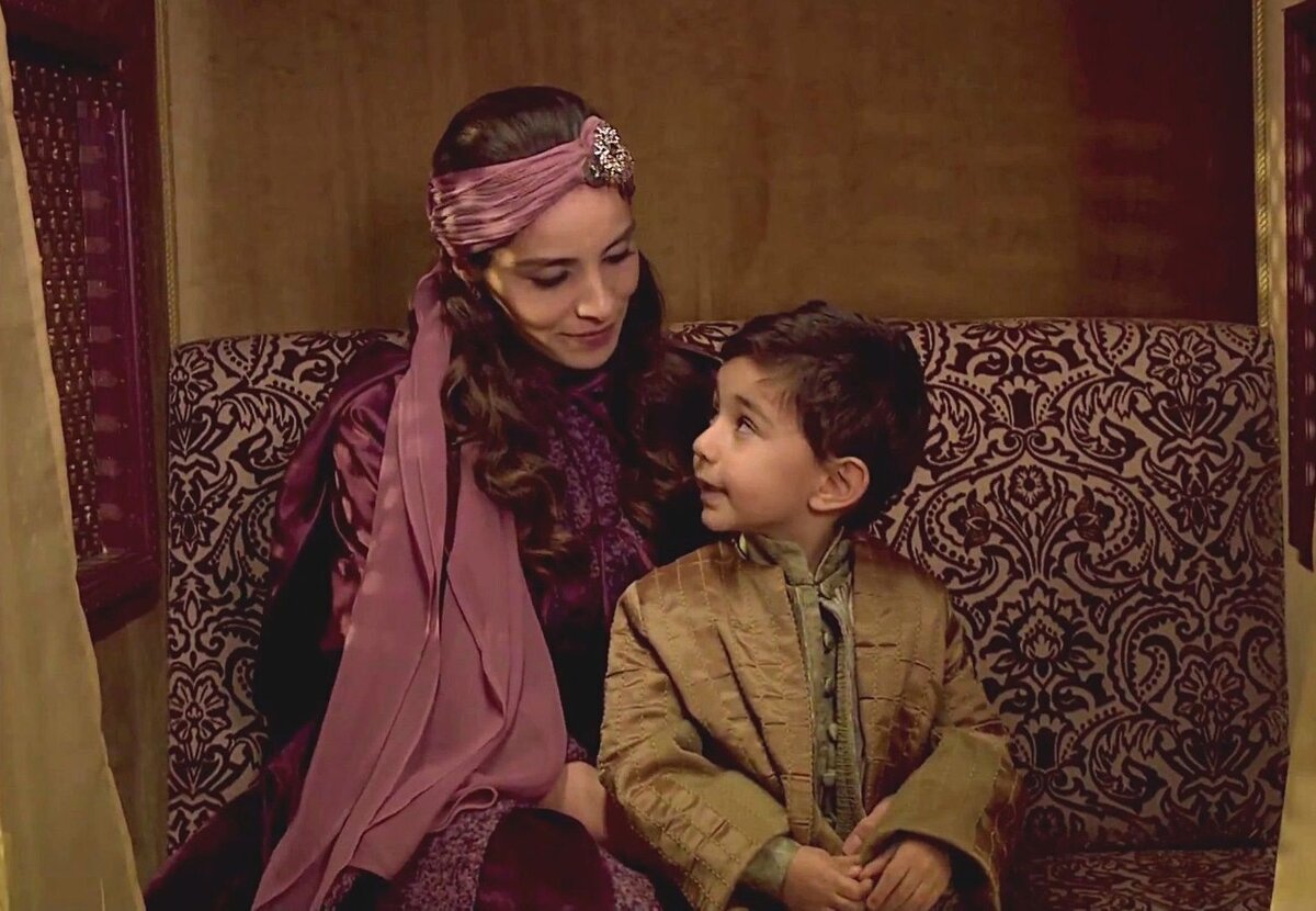 кадр из сериала "Великолепный век"