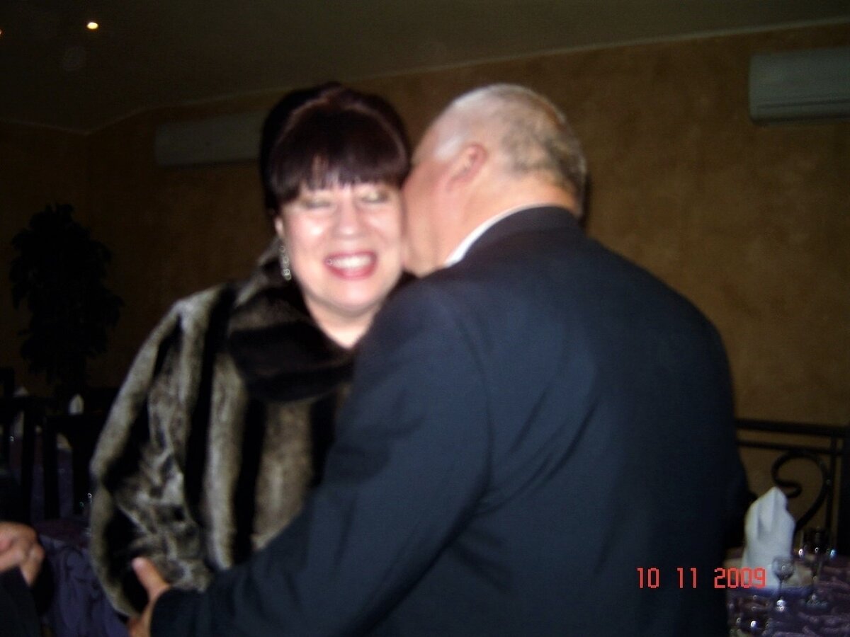  Я   улыбалась      в   2001    году .       ФОТО МОЕ