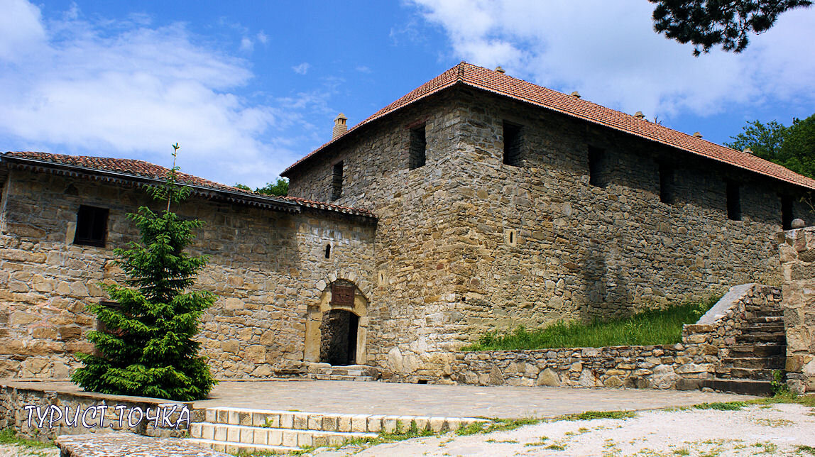 Сурб-Хач. Вид на вход