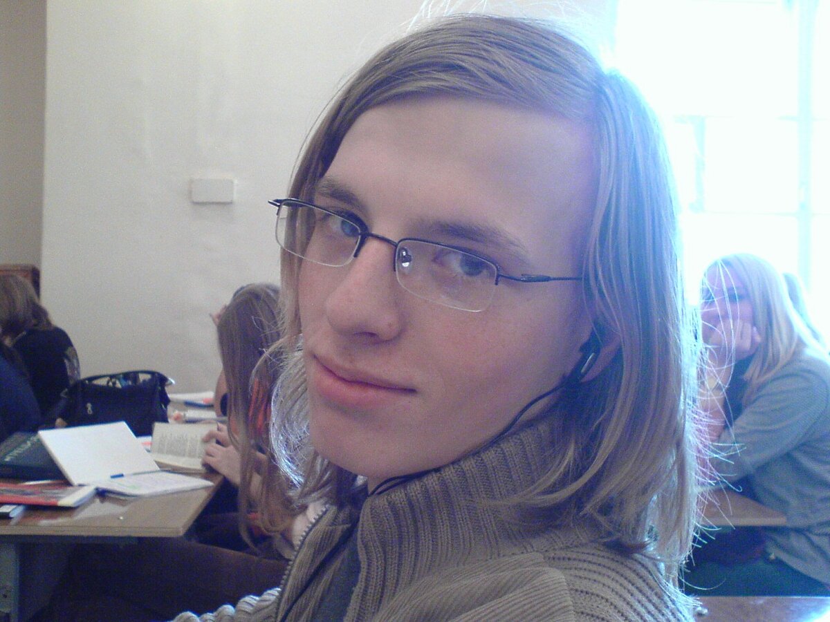 Собственно автор в студенческие годы. Фото 15-летней давности. Сейчас, конечно, все по-другому.