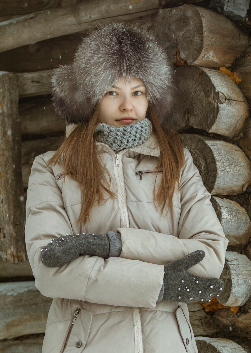 Модель Ирина, где-то в деревне Башкирии, январь, 2021. Первые кадры снятые на объектив Canon EF 80-200мм f 2.8 L + камера Canon m50 подключенный через переходник Viltrox