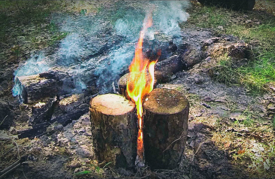 Шведская свеча из бревна: легкий способ разжечь костер