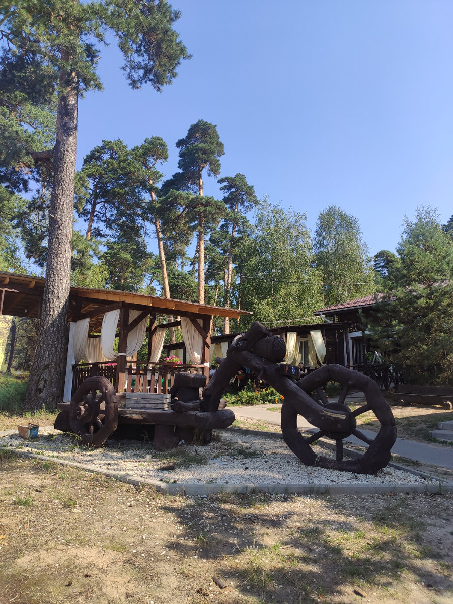 Деревянный мотоцикл около Лесного Бункера 