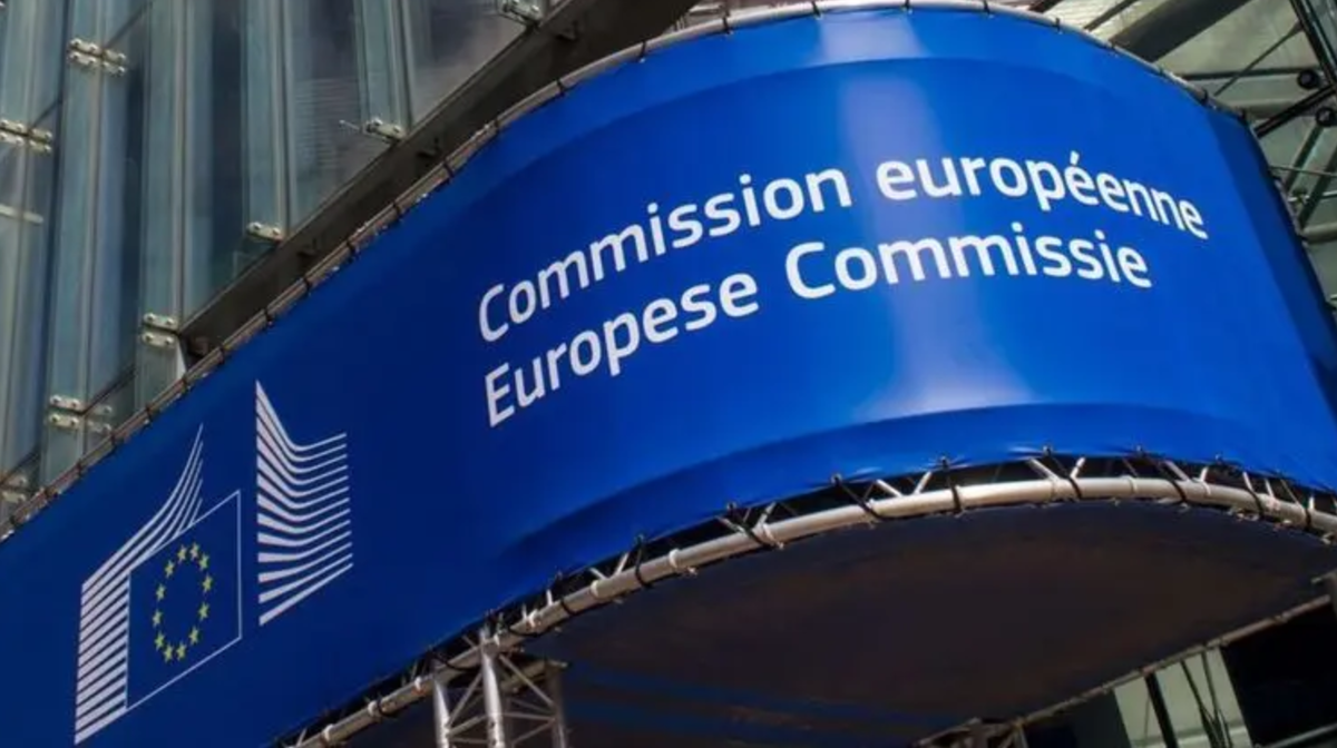 В Евросоюзе наказали "непослушных" Венгрию и Польшу, урезав помощь на миллиарды евро 