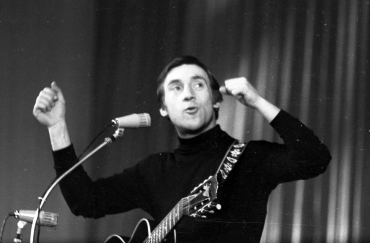 Владимир Высоцкий 1973 исполняет одну из своих спортивных песен