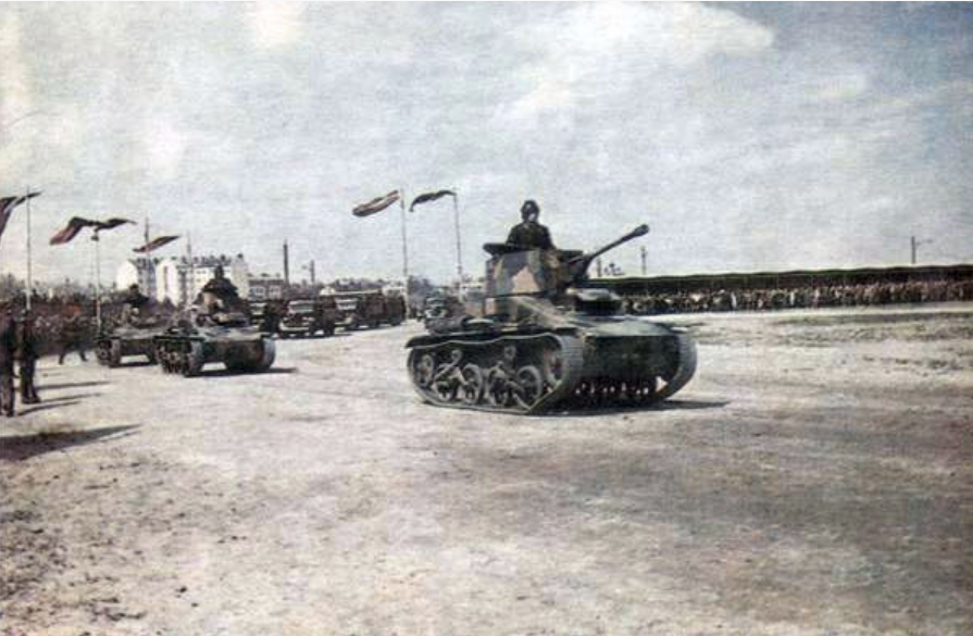 Впереди танков. Vickers-Carden-Loyd m1937 (Латвия). Латвия танк 1940. Латвийский Викерс танк. Латвийские танки 1940 год