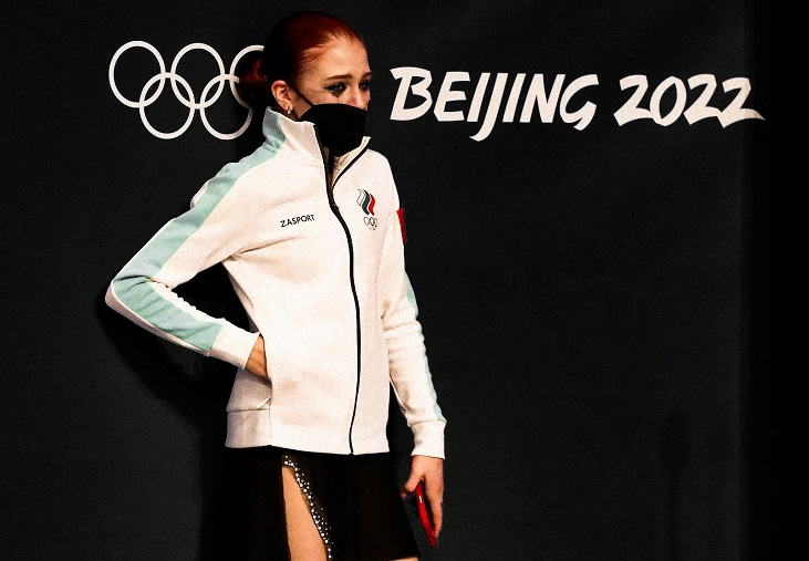 Александра Трусова плачет из-за проигрыша