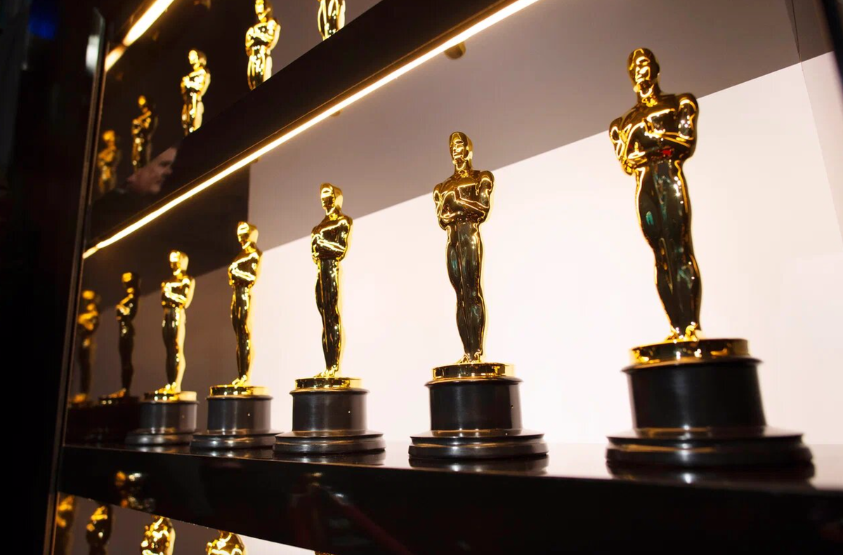 Премия своим. Оскар 2022 номинанты. Церемония Оскар 2022. Кинопремия Оскар 2022. Оскар 2021.