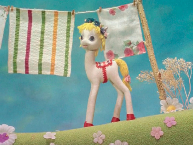 Кадр из мультфильма "Одна лошадка белая"
