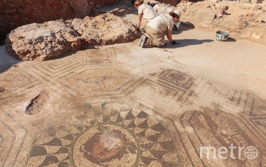    В Испании археологи нашли мозаику с изображением Медузы Горгоны.