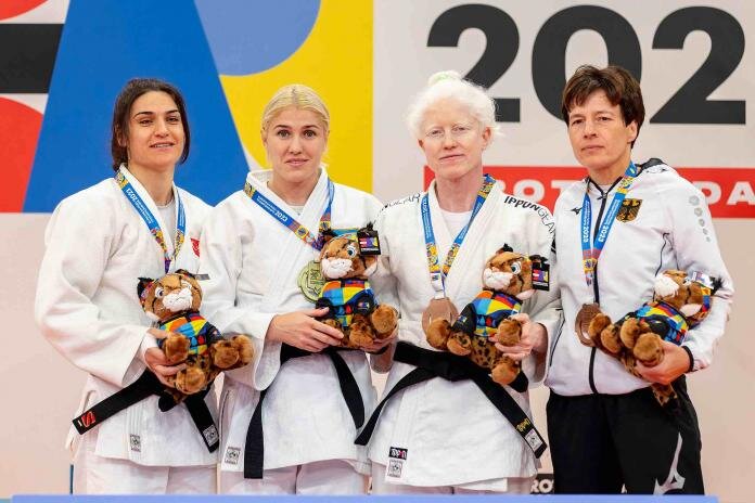 Челик завоевала серебро в весовой категории до 57 кг среди женщин на чемпионате Европы по паралимпийскому спорту в Роттердаме. @European Para Championships 2023