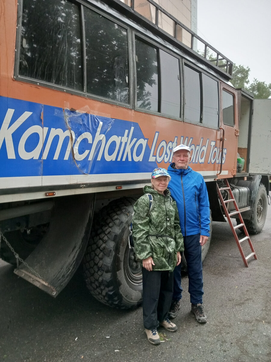 Вот на таком камчатском "автобусе" мы скоро отправимся в путь - к месту стоянки. 