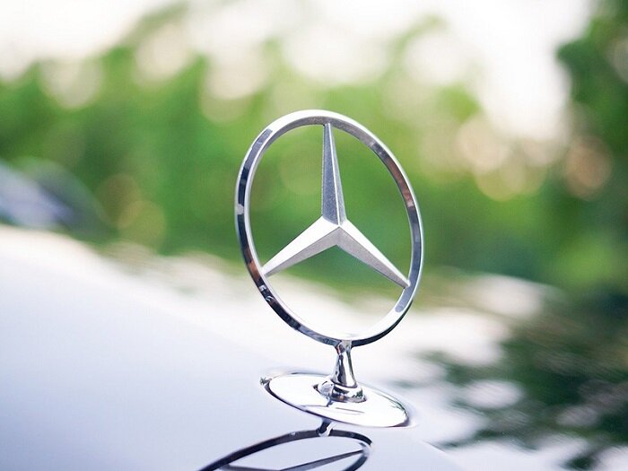 Звёздная эмблема немецкого бренда. /Фото: автолого.рф