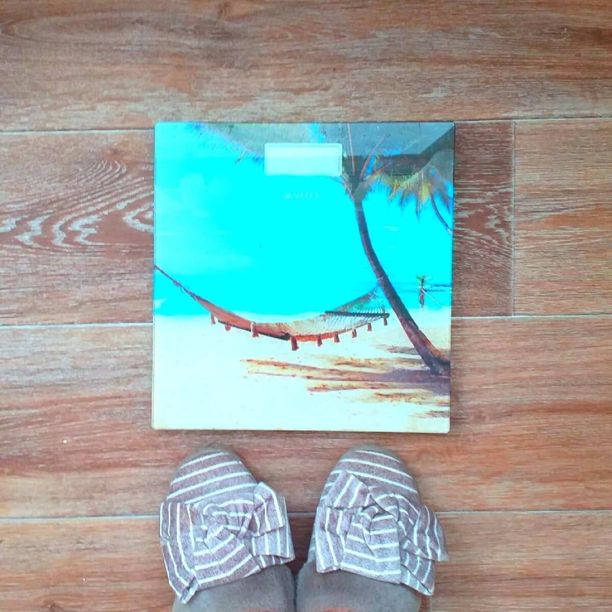 Фото из моего мобильного альбома | Тапки, весы, раздумья...